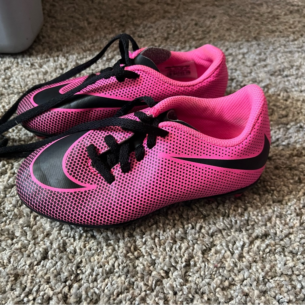 Nike soccer cleats girls